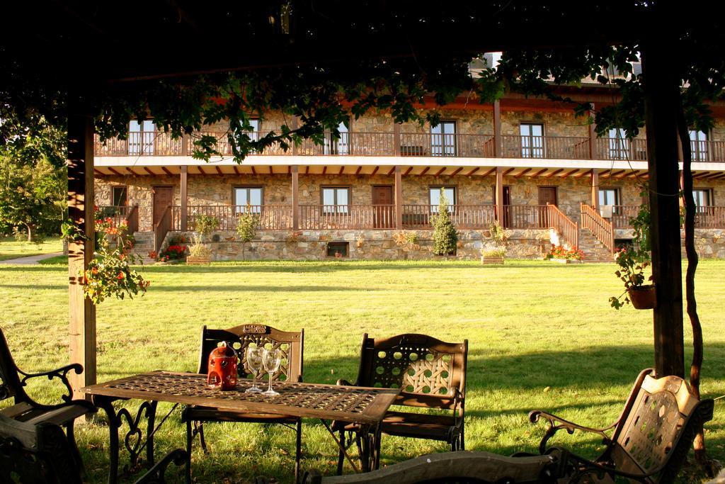 Alojamiento En Entorno Rural Los Trobos Villar de Otero Eksteriør bilde