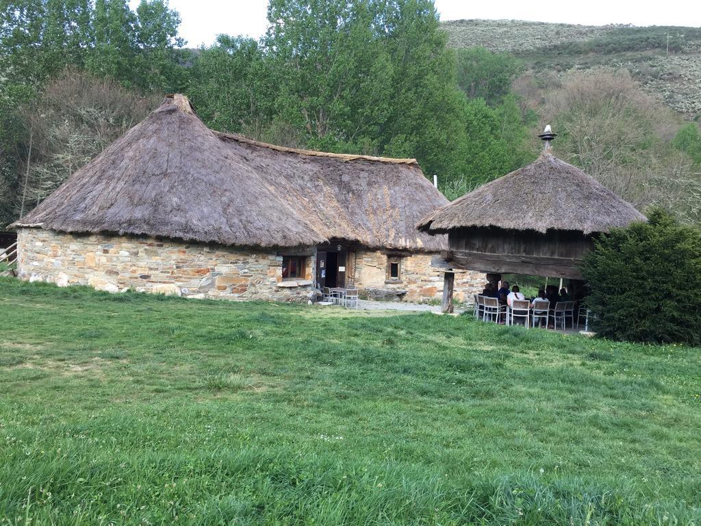 Alojamiento En Entorno Rural Los Trobos Villar de Otero Eksteriør bilde